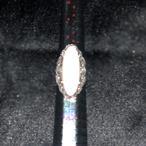 Ring - Picture 2 of 5